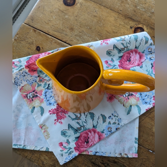 Beautiful artisan made jug - Picture 2 of 5